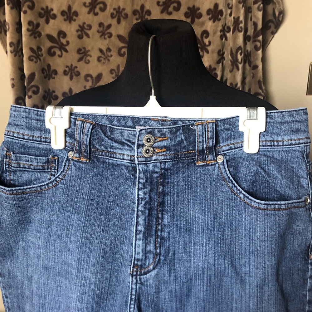 Chico’s Cropped Jeans - Picture 2 of 3